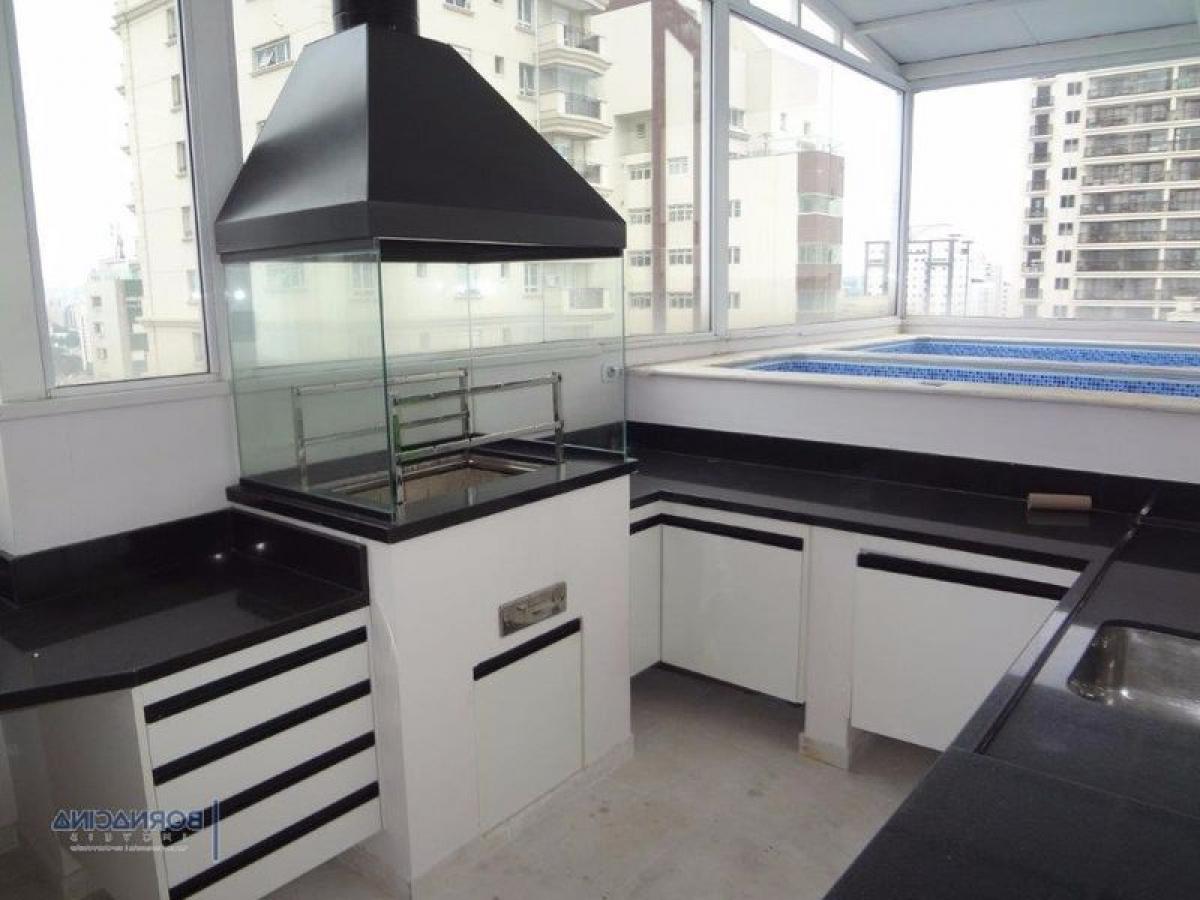 Casa de 3 dormitorios en Sao Paulo, Brazil No. 515000