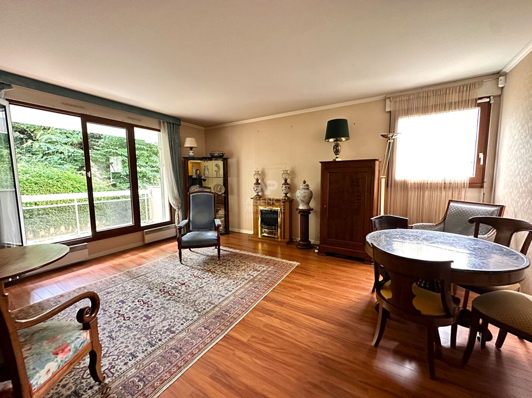 2 غرف نوم شقة في Chaville, France رقم 296550