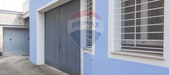 1 room Garage in Fidenza, Italy No. 311662 2