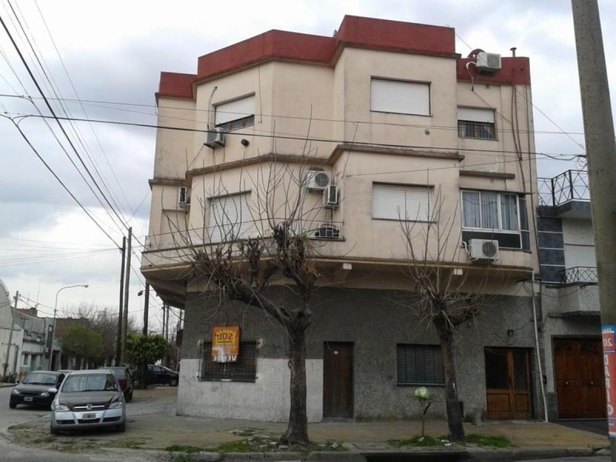 2 bedrooms Apartment in Lanus, Argentina No. 18786