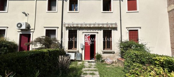 4-salle Maison à San Bonifacio, Italy No. 260497 2