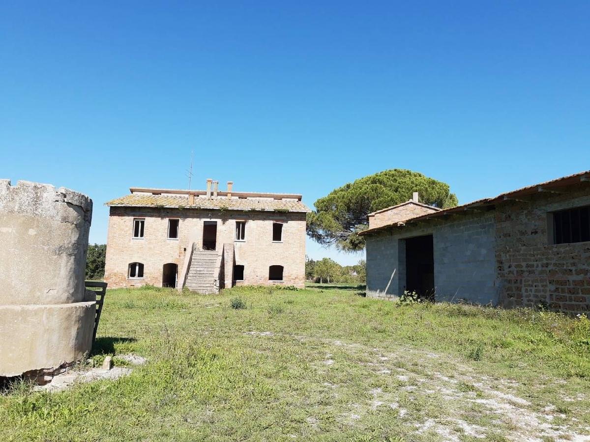 10-Zimmer Haus in Castiglione del Lago, Italy, Nr. 162086