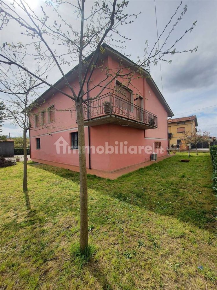 3 bedrooms House in Quarrata, Italy No. 75155