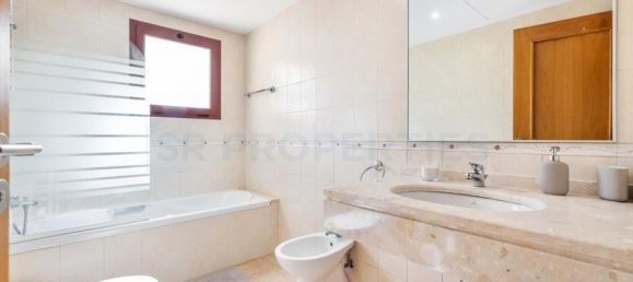 3 bedrooms Villa in Quarteira, Portugal No. 239099 3