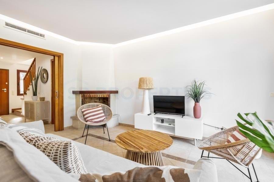 3 bedrooms Villa in Quarteira, Portugal No. 239099