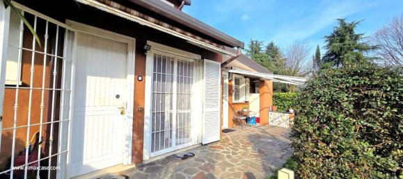 Квартира с 4 комнатами в Аграте Брианца, Италия № 117862 4