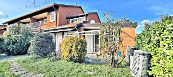 Квартира с 4 комнатами в Аграте Брианца, Италия № 117862 2