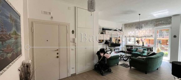 3 bedrooms Apartment in Rome, Italy No. 61223 2