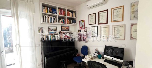 3 bedrooms Apartment in Rome, Italy No. 61223 17