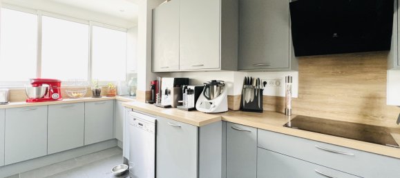 3 bedrooms Duplex in Issy-les-Moulineaux, France No. 325715 3