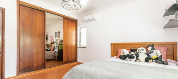 5 bedrooms House in Corroios, Portugal No. 17393 19