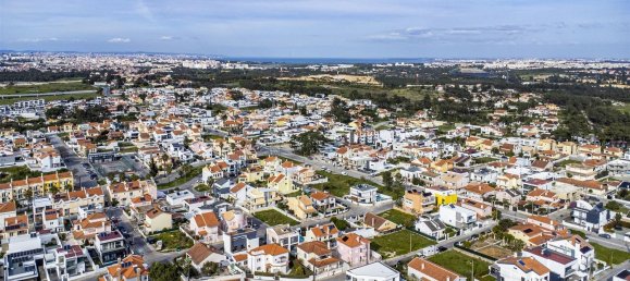 5 bedrooms House in Corroios, Portugal No. 17393 30