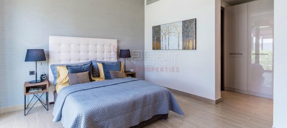 5 bedrooms Villa in Dubai, UAE No. 7675 10