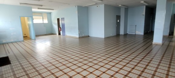 4 bedrooms Building in Conlie, France No. 99181 4