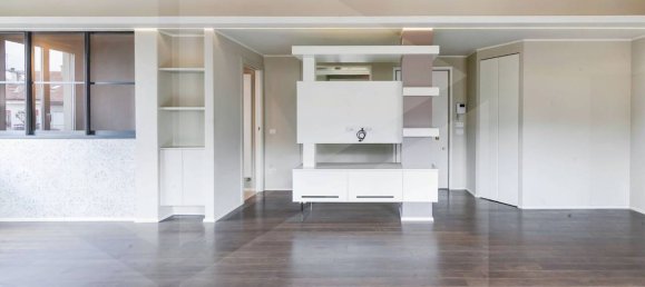 4 rooms Penthouse in Milan, Italy No. 241973 2