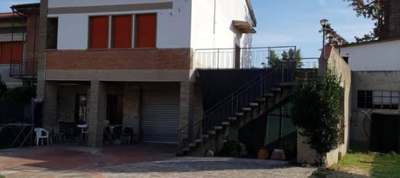 5 rooms Apartment in Empoli, Italy No. 78197 17