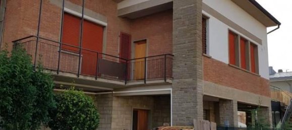 5 rooms Apartment in Empoli, Italy No. 78197 2