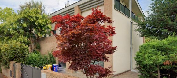 3 bedrooms Villa in Parma, Italy No. 330629 8