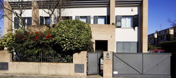 3 bedrooms Villa in Parma, Italy No. 330629 34