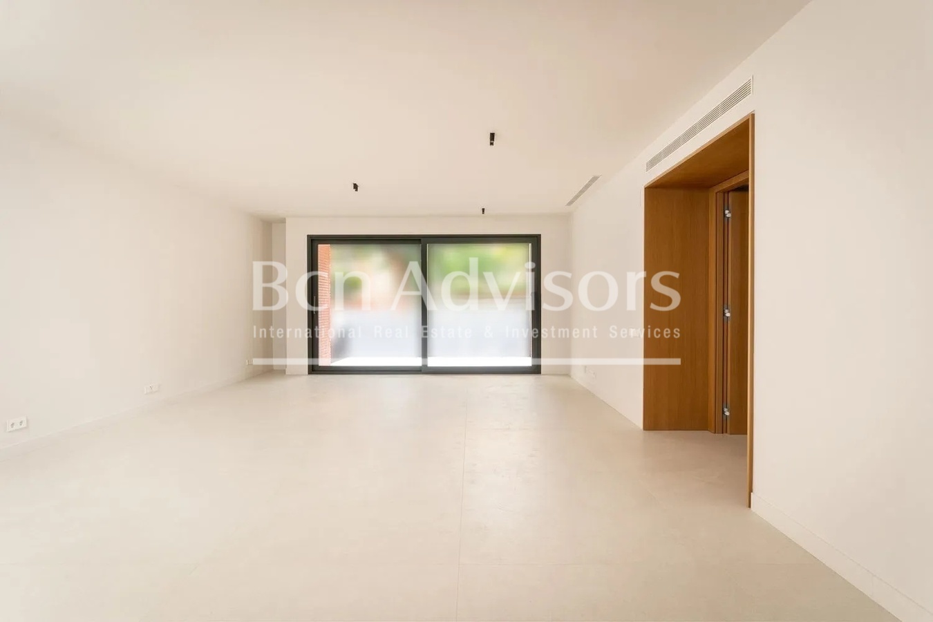 4 bedrooms Apartment in Barcelona, Spain No. 151829