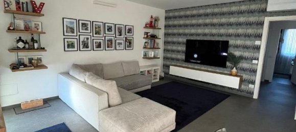 Apartamento de 4 habitaciónes en Trescore Balneario, Italy No. 29934 3
