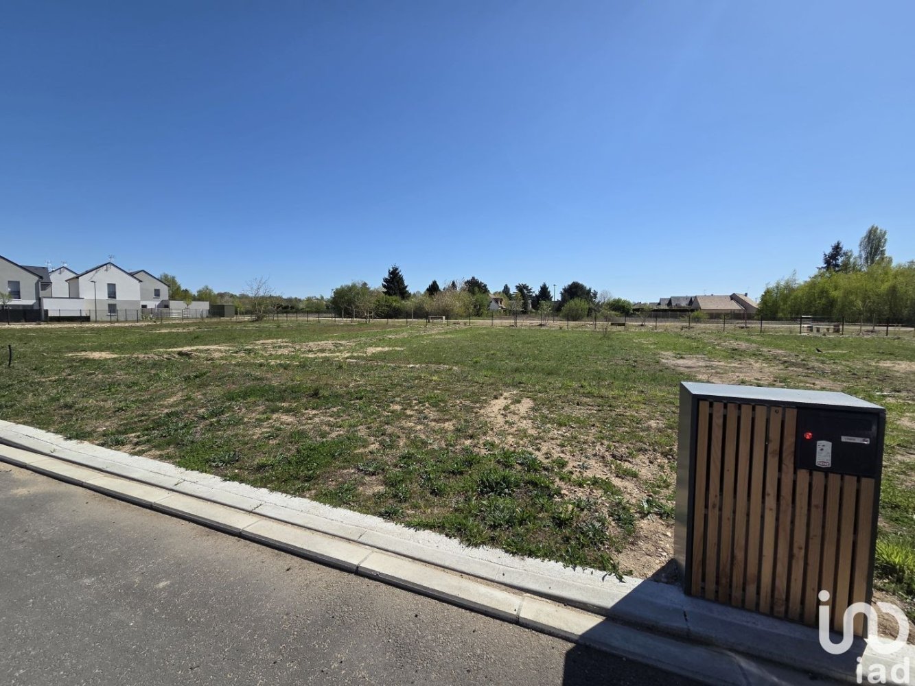 Terreno em Vineuil, France 656 m² N.º 84748