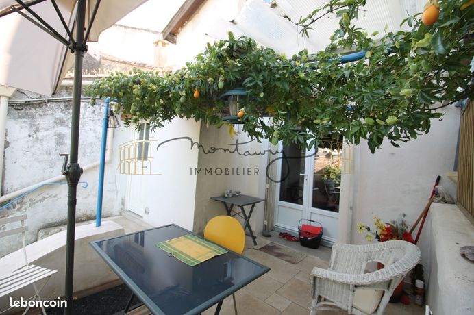 2 bedrooms House in Nimes, France No. 279177