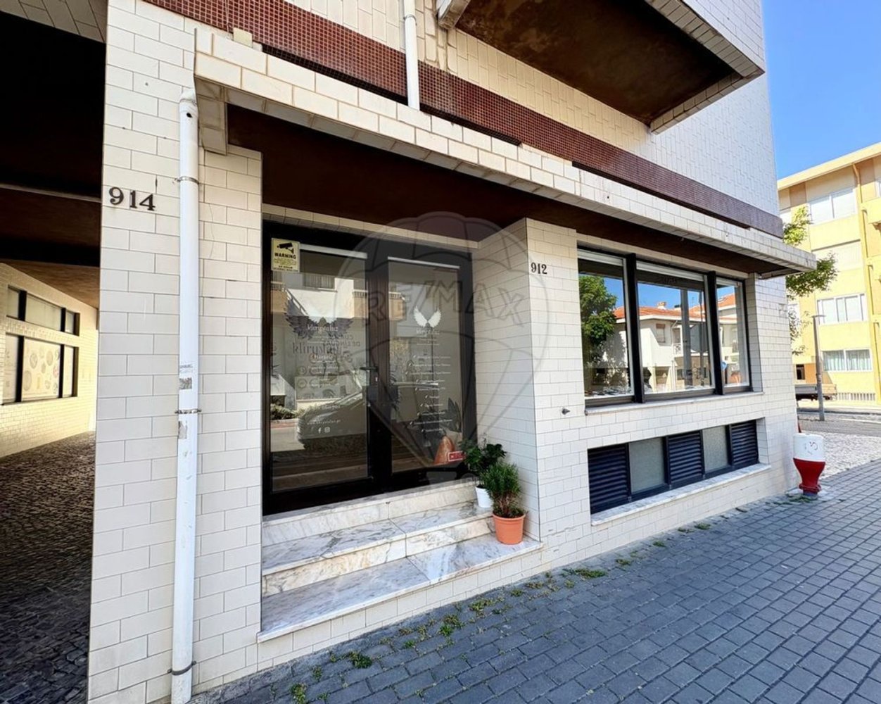 Propriété commerciale à Espinho, Portugal 68m² No. 328643