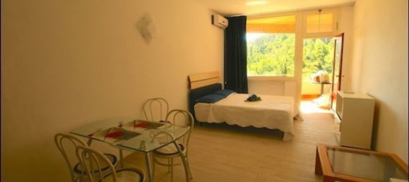 Studio in Ameglia, Italy No. 86012 4