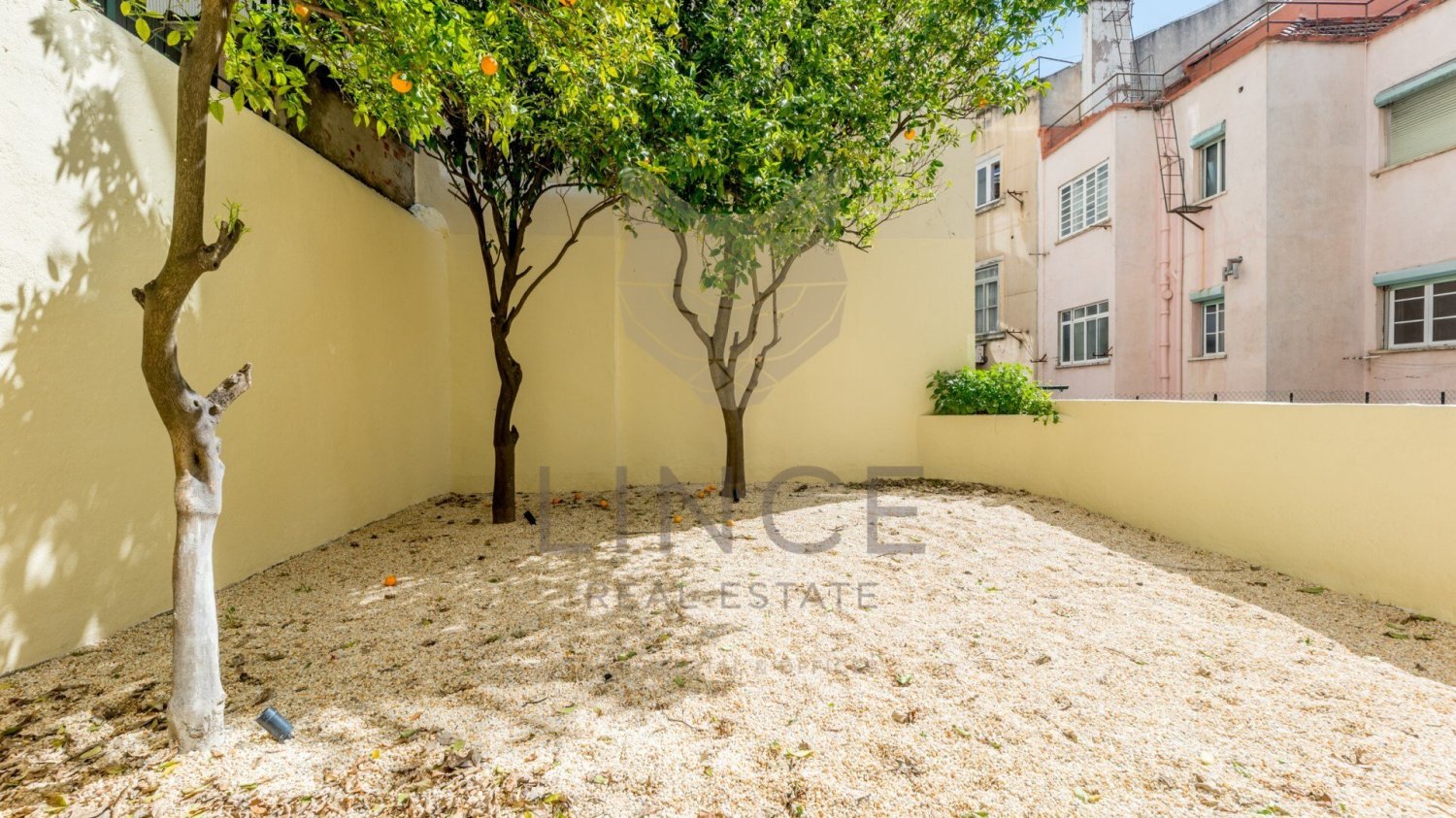 2 bedrooms Apartment in Lisbon, Portugal No. 92616