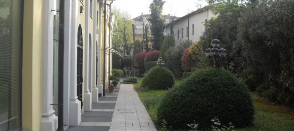 Oficina de 5 habitaciónes en Brescia, Italy No. 84442 2