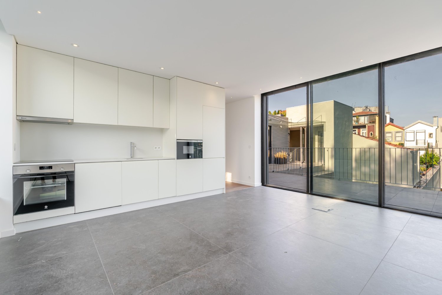 2 bedrooms Apartment in Porto, Portugal No. 310046