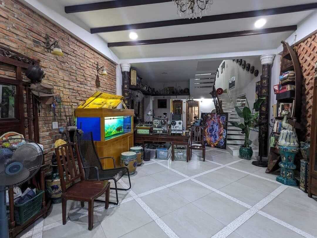 128m² Townhouse in District 7, Vietnam No. 19196