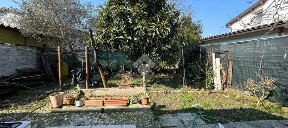 5 rooms House in Sant'Ilario d'Enza, Italy No. 22826 3