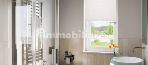 8 Schlafzimmer Villa in Tradate, Italy, Nr. 15353 10