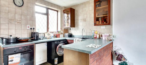 3 bedrooms House in Hayes, United Kingdom No. 5071 4