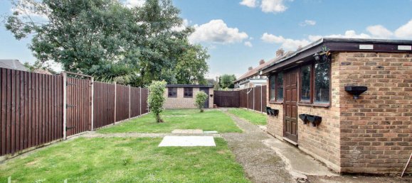 3 bedrooms House in Hayes, United Kingdom No. 5071 5