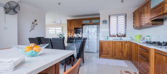 4 bedrooms Penthouse in Marsaxlokk, Malta No. 6270 2