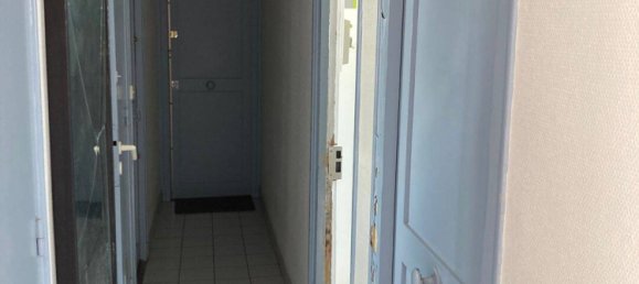 Studio à Paris, France No. 326847 10