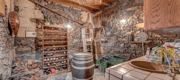 4 bedrooms House in Vilaflor, Spain No. 29767 13