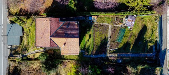 4 bedrooms House in Como, Italy No. 63935 14