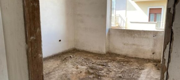 5-salle Appartement à Sava, Italy No. 252702 3