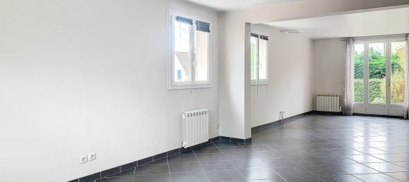 Casa de 3 dormitorios en Saint-Jean-le-Blanc, France No. 254864 4