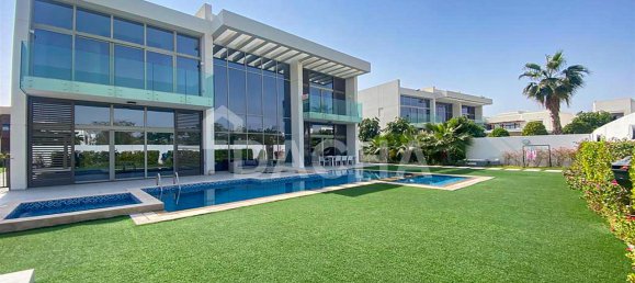 6 bedrooms Villa in Dubai, UAE No. 28029 8