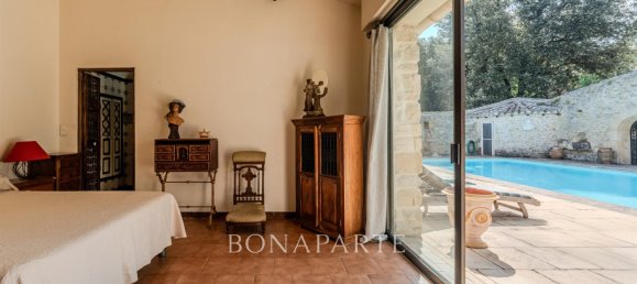 5 bedrooms House in Nimes, France No. 356252 14