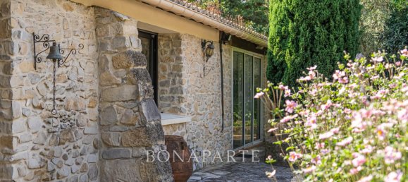 5 bedrooms House in Nimes, France No. 356252 16