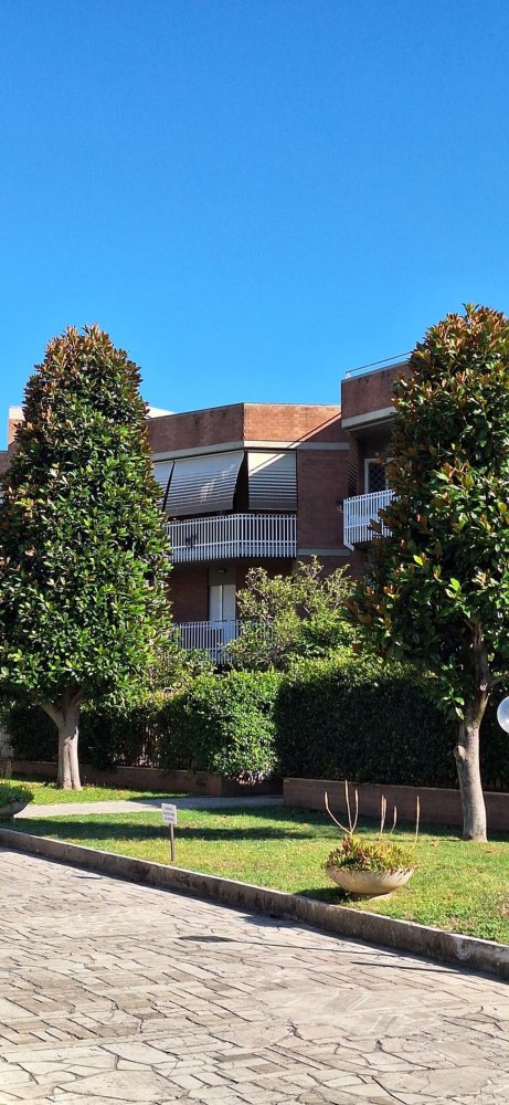 Apartamento de 2 habitaciónes en Rome, Italy No. 281402