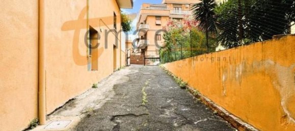  مرآب في Rome, Italy 13متر مربع رقم 34742 14