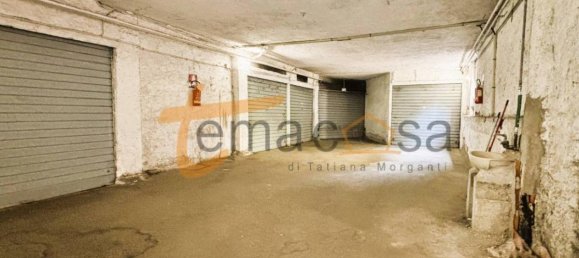  مرآب في Rome, Italy 13متر مربع رقم 34742 10