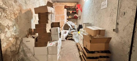  مرآب في Rome, Italy 13متر مربع رقم 34742 2